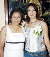 26082006 
 Carmen Suárez Romero acompañada de Iliana de Sandoval en la despedida de soltera que le ofrecieron