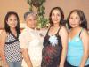27082006
Enedelia Morán de Reyna junto a Marcela Gurrola, Miriam y Nancy Gurrola, en la fiesta de regalos que le ofrecieron en días pasados