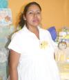 27082006
María de Lourdes Hernández de Contreras recibió numerosos obsequios, en la fiesta de regalos que se le ofreció en días pasados.