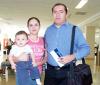 31082006 
Martha, Carlos, Abraham y Andrés Partida viajaron a Los Ángeles, los despidió la familia Ortiz
