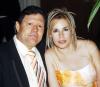 30082006 
 Carmen Suárez Romero y Gustavo Salum Castillo disfrutaron de una despedida de solteros que les ofrecieron por su cercana boda