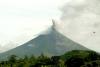 El Instituto de Vulcanología y Sismología de Filipinas (PHILVOCS) mantiene el nivel de alerta 4 de erupción del volcán Mayón, situado en la provincia de Albay, a medida que continúa expulsando lava, confirmaron  a EFE fuentes oficiales.