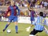 Tras el descanso la entrada de la estrella azulgrana Ronaldinho dio por fin movilidad al Barcelona, que comenzó a buscar con ganas la portería contraria. Gudjohnsen, a pase de Ronaldinho, logró adelantar al Barcelona en el marcador en el minuto 74.