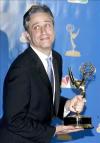 Las quinielas de los Emmy habían pronosticado casi con toda seguridad la victoria de Steve Carell gracias a su trabajo en la comedia 'The Office'.

La versión de la serie británica del mismo título sí cumplió  los pronósticos y consiguió el galardón a la mejor comedia del año por encima de sus rivales, 'Arrested Development', 'Curb Your Enthusiasm', 'Scrubs' y 'Two and a Half Men'.


El reparto de la serie 'The Office' de izquierda a derecha, Steve Carell, BJ Novak, John Krasinski, Jenna Fischer y Rainn Wilson con sus premios por Mejor comedia.