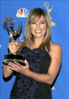 Aunque '24' era la serie que más candidaturas defendía en esta gala televisiva, la duda se mantuvo hasta el final dada la fuerte competencia de sus rivales en la sección dramática, entre ellos la veterana 'The West Wing' (El ala oeste de la Casa Blanca), la debutante 'Anatomía de Grey', el drama de hospital 'House' y la serie de mafiosos 'Los Sopranos'.

Megan Mullally (foto) también recogió el premio a la mejor actriz secundaria en su caso de comedia por su trabajo en una serie que ha finalizado tras ocho años en antena como 'Will & Grace'.