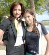 03092006 
Fernanda Villarreal Reynaud con su mamá, Marlene Reynaud de Villarreal..