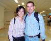 06092006 

 José Silos y Adriana Castro e Silos viajaron con destino a la Ciudad de México