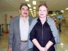 08092006 
Claudia Ávalos viajó a Chihuahua, la despidieron Carlos Moreno y Lety Rosales.