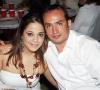 06092006 
 En blanco y negro Héctor Torres Leyón festejó su aniversario de nacimiento lo acompaña su esposa Adriana García de Torres