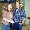 10092006 
Javier y Beatriz Fernández viajaron a Miami.