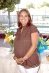 10092006 
Por el próximo nacimiento de su bebé, Brenda Ivonne Cortez de Camacho disfrutó de una fiesta de canastilla.