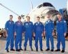 El  coordinador de la NASA Mike Griffin celebró el regreso de los astronautas sanos y salvos a la Tierra.