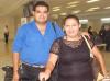 21092006

William Allsup y Cristina Herrera regresaron a Las Vegas, los despidieron Armando y Juanita