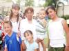 21092006
Sebastián Rodríguez Pérez con su abuelita Elba Carmona y sus primos