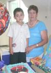 21092006
Ulises Sebastián Rubio Cárdenas junto a su abuelita, Agustina Cárdenas, el día que celebró su sexto cumpleaños.