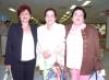 26092006
Sonia y Gloria Cruz viajaron a Colima y las despidió Mercedes Cruz.