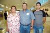 28092006
 Jorge Siordia y Jorge Jr, viajaron a Villahermosa Tabasco, los despidió Lilia Karam