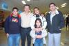 03102006
Domit y Domit Junior, Nabile, Abraham, Anavelina y Gerardo Duarte viajaron a Ciudad del Carmen.