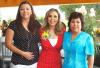 02102006
Blanca Hernández Martínez junto a su suegra, Patricia Magdalena Rodríguez de Espinosa y su mamá, Silvia Martínez de Hernández.