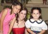 03102006
Daniela acompañada de Andrea y Ana Cristina Vargas Arriaga.