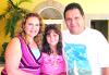 10102006
Claudia Estefanía Campa Zuno celebró su noveno cumpleaños con una alegre reunión, que le organizaron sus papás, Claudia Zuno de Campa y Jesús Campa.