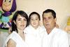 13102006 
Tomás Alvarado junto a su hermanita Samantha, el día que celebró su cumpleaños.