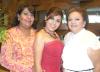 29102006 
Adriana Sandoval Yarza al lado de su mamá, Cristina Yarza de Sandoval y su suegra, Martha Gutiérrez de Armendáriz.