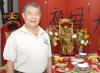 02112006
Manuel Lee Soriano encabezó el altar de muertos de la Unión Fraternal China de La Laguna,