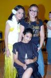05112006 
Maberick Herrera con sus hijas Thiare y Katia de la Cruz Herrera.