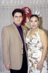 05112006 
Por su próxima boda, a celebrarse el dos de diciembre, Rodolfo Herrera Rodríguez y Lucy Hernández López disfrutaron de una fiesta de despedida.
