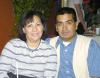 08112006
Félix Cortés y Marysol Herrera, en un restaurante de la ciudad.