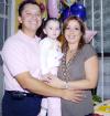 12112006 
Alexa Albarrán cumplió dos años de edad y fue festejada por sus padres, Raúl y Zai Albarrán.