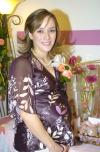 15112006
Olivia Mariana Ramírez de Ramos disfrutó de la compañía de sus amigas y familiares, en la fiesta de canastilla que le ofrecieron para el bebé que espera.
