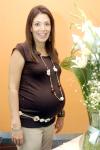 19112006 
Marisol Fernández del Río recibió cuota, en la fiesta de canastilla que le ofrecieron para el bebé que espera.