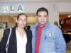 18112006 
 Moisés García y Leticia Encino viajaron con destino a Tijuana