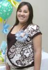 28112006
Nancy Alejandra Ramírez de Martínez, en la fiesta de regalos que ofrecieron para el bebé que espera.