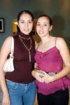 05112006 
Lorena Arias y Claudia Valenciana.