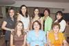 19112006 
Diana, Susy, Guadalupe, Maribel y Martha Ávalos, Norma Martínez de Ávalos y Güera Navarro de Ávalos acompañaron a Consuelo García.