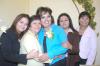 22112006
Brenda Socorro Rentería Juárez acompañada por su mamá, Lety de Rentería y sus hermanas Ivette, Diana y Lety Rentería, quienes le organizaron una despedida de soltera por su próxima boda.