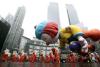 Desde entonces, la gran atracción del desfile han sido los globos gigantes, que cada año adquieren la forma de personajes distintos.