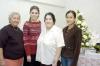 03122006 
Marisela Cañedo Sánchez acompañada de Blanca y Julieta Campos y Chelito Campos, anfitrionas de su despedida.
