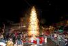 Un árbol de Navidad gigante instalado en Santo Stefano a Murano, Venecia (Italia),