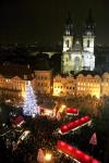 Vista general del mercadillo de Navidad instalado en la histórica plaza de la ciudad vieja de Praga, República Checa.