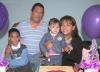 11122006
Melanie Vázquez Martínez festejó su tercer cumpleaños al lado de sus padres, José Ángel Vázquez y Brenda Patricia Martínez y su hermanito José Ángel.