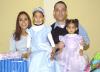 12122006
Melissa Gámez Orduña festejó su tercer cumpleaños, con una piñata organizada por sus papás, Eduardo Gámez y Perla Orduña y su hermanita Melinna.