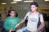 El arquero nacional vestía playera blanca, jeans y sandalias, pero al descender de la pequeña aeronave se puso un saco cuadriculado en tono oscuro. Abrazado de Irarragorri, el cancerbero entró a la sala de espera, para después saludar efusivamente al director técnico de los Guerreros, Daniel Guzmán, al presidente Alberto Canedo y al vicepresidente Gustavo de Villa.