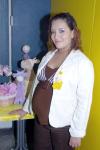 17122006
Gabriela Campos Carrete, en la fiesta de regalos que le ofrecieron para el primer bebè que espera.