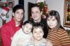 24122006 
Florentino Figueras, el día de su cumpleaños acompañado por sus hijos Tino, Juan y Yolanda y su esposa Yazmín Quiñones.