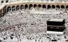 Casi tres millones de peregrinos iniciaron el haj --más conocido en el mundo occidental como el peregrinaje a la Meca-- dirigiéndose hacia una vasta ciudad de carpas en el Monte Arafat, en las cercanías de la ciudad sagrada. 

Cientos de miles de personas rodearon la Kaba, una piedra cúbica negra (foto)ubicada en La Meca, el sitio más sagrado para el islam, hacia donde los musulmanes miran cuando realizan sus oraciones cada día.