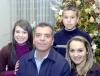 29122006 
Ulises y Cristina Nahle con sus hijos Mariana y Ulises Nahle de la Peña.